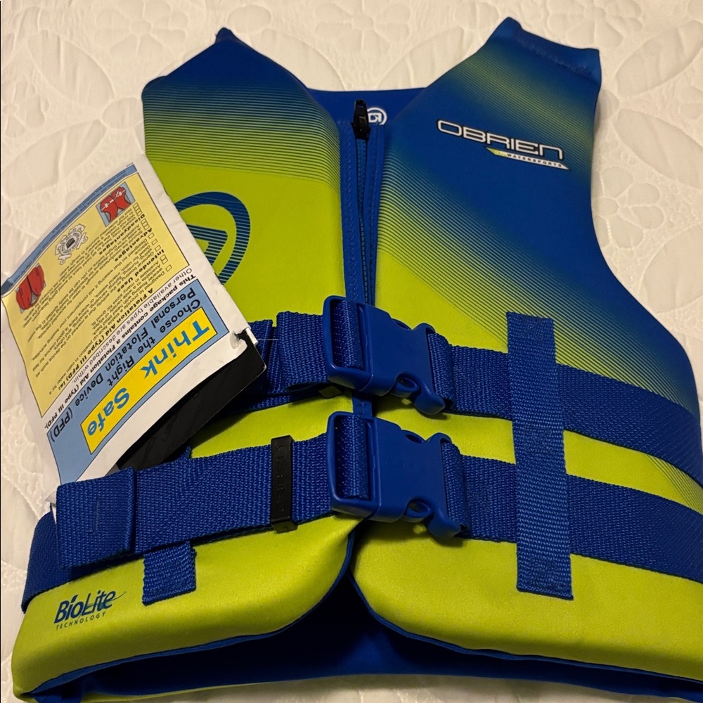 Obrien watersport youth life vest NWT